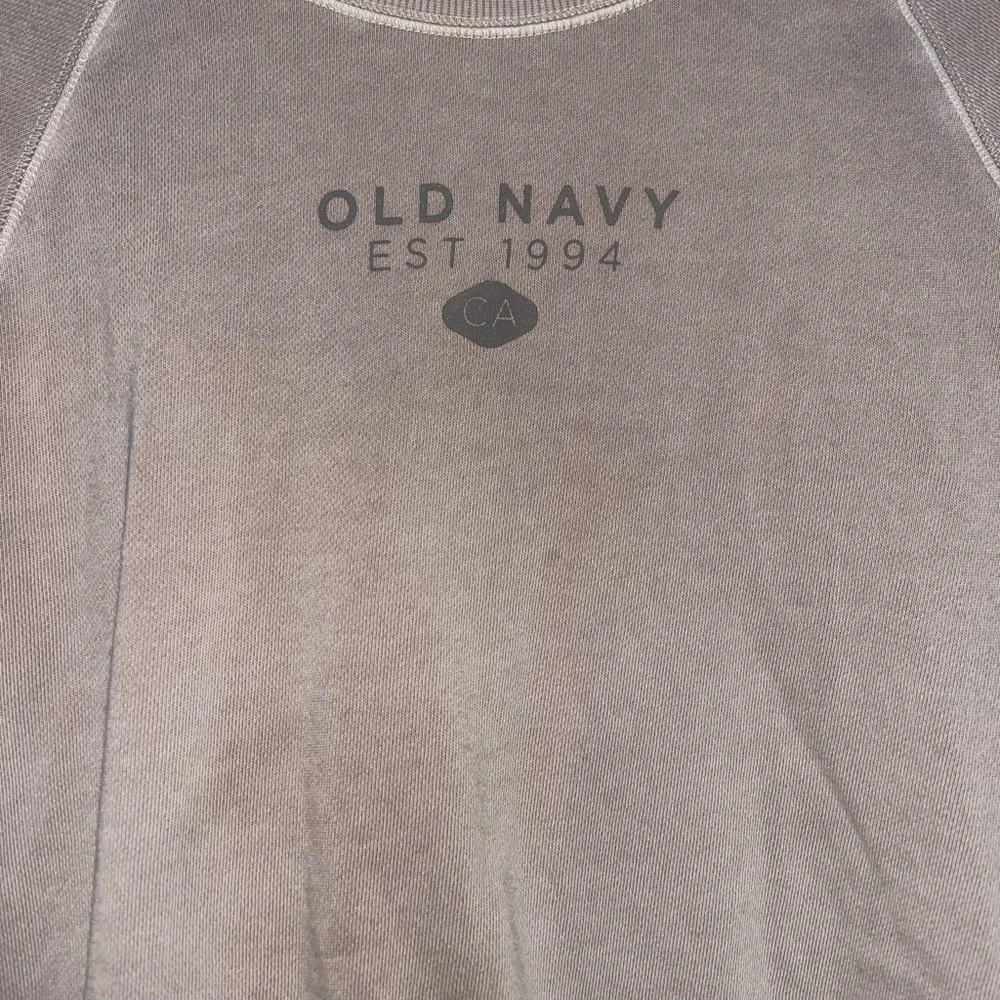 Dark washed pink old navy sweatshirt - Picture 2 of 4